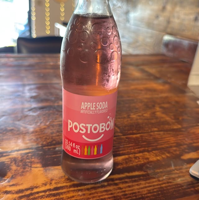 Manzana Postobon.